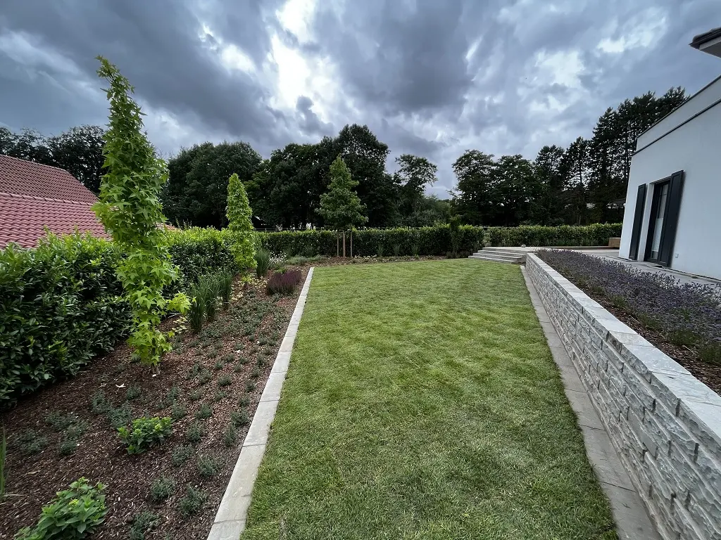 Gartenumgestaltung mit Rollrasen